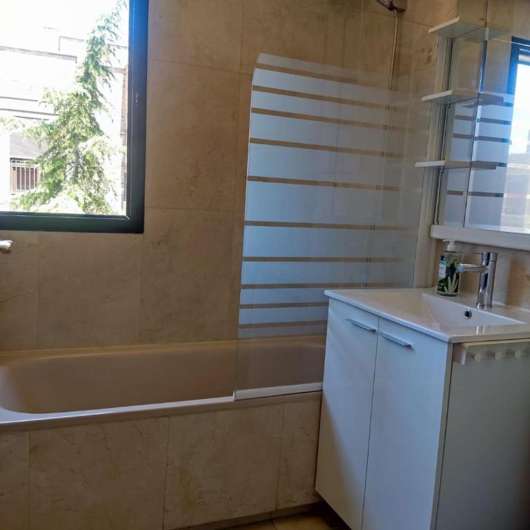 Apartmento con parking Madrid barajas ifema metropolitano - One-Bedroom Apartment - 9