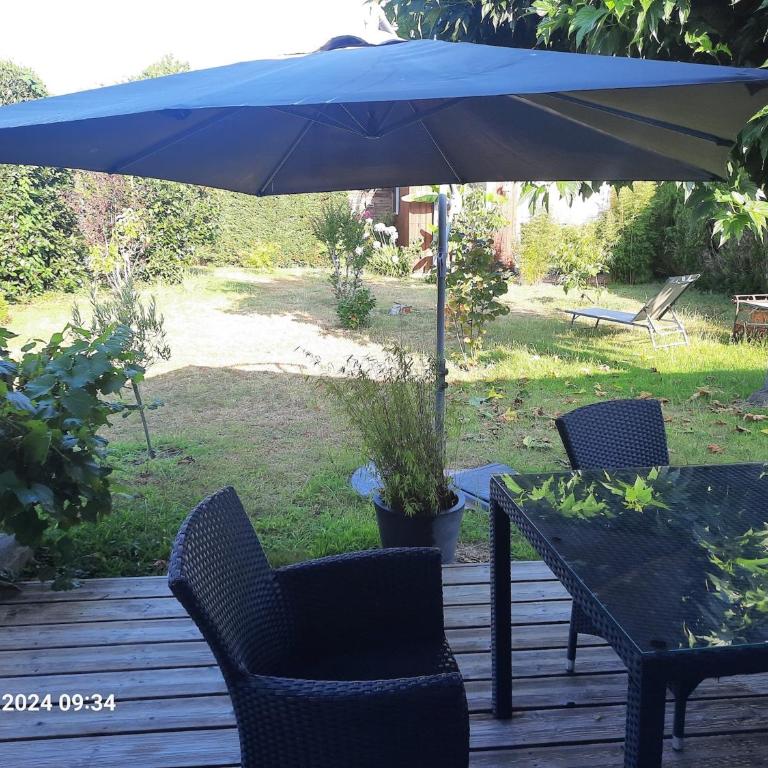 VILLA DE PLAIN PIED ET STUDIO CLIMATISES, AU CALME, 6 PERSONNES MAXIMUM A 7mn DU GOLF ET DE LA PLAGE - Villa - 1