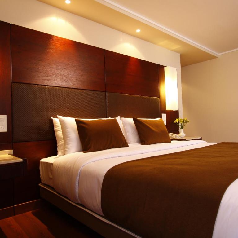 Hotel Reina Isabel - Suite Doble Deluxe - 4