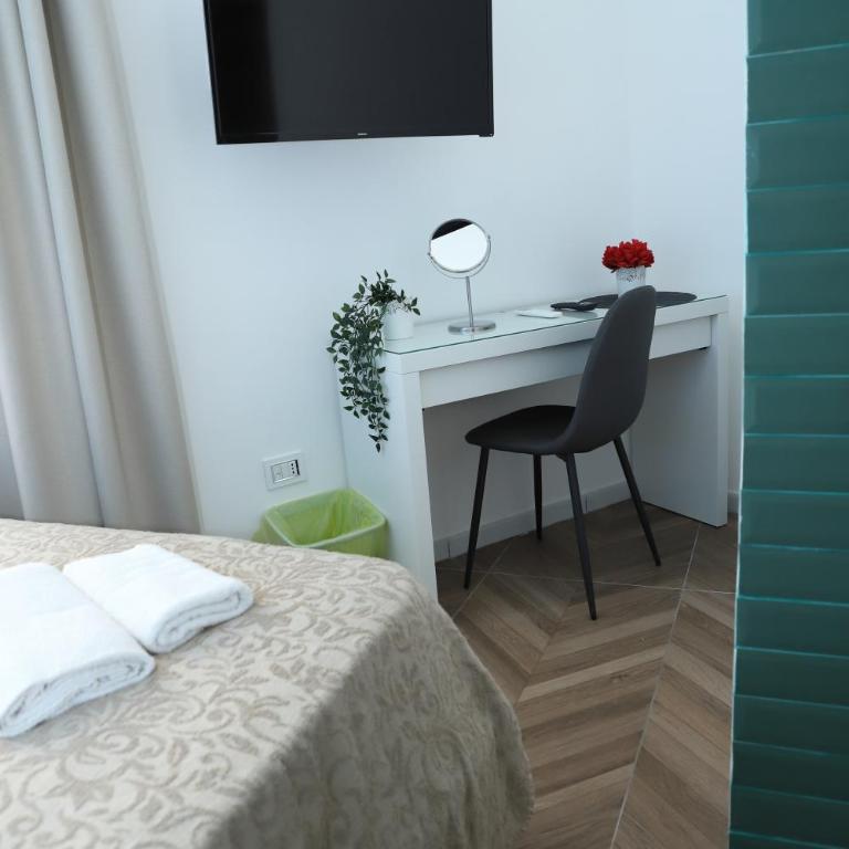 Partenope's Rooms - Camera Tripla Deluxe - 2