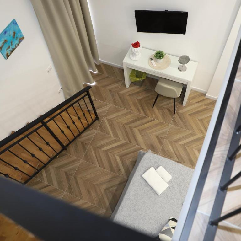 Partenope's Rooms - Camera Deluxe - 16