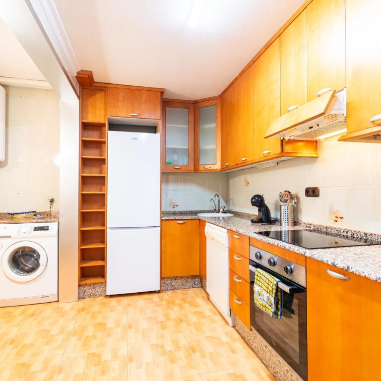 Plaza España y Playa La Colonia - by Aloha Palma - Apartamento - 14