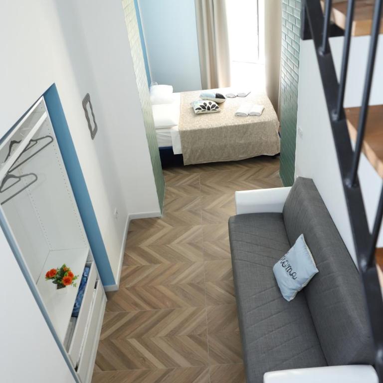 Partenope's Rooms - Camera Tripla Deluxe - 15