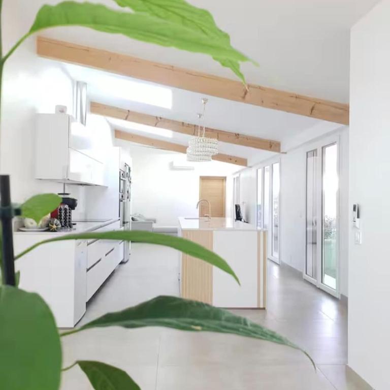 Maison familiale à 6 minutes de l'océan 4 chambres - Three-Bedroom House - 1