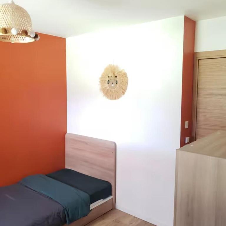 Maison familiale à 6 minutes de l'océan 4 chambres - Three-Bedroom House - 8
