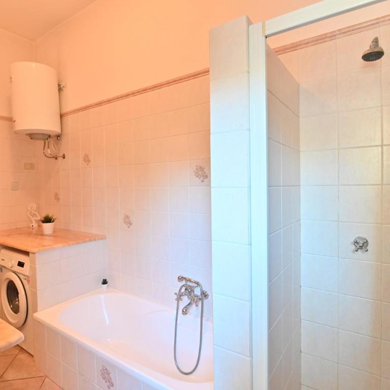 IzzHome BiHappy - Appartamento con 1 Camera da Letto - 13