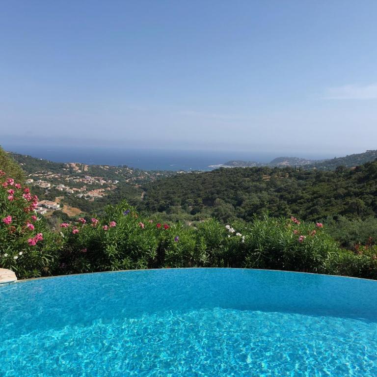 Villa Yasmine Cavalaire - Villa con vistas al mar - 10