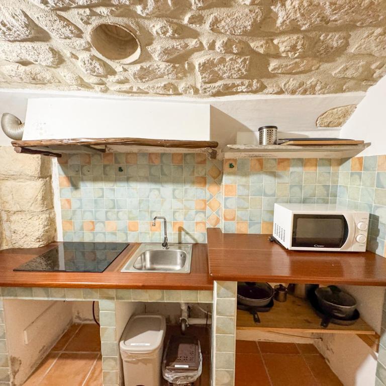 Kalma Arched Loft - Unique Brick Vault in City Heart - One-Bedroom Apartment - 11