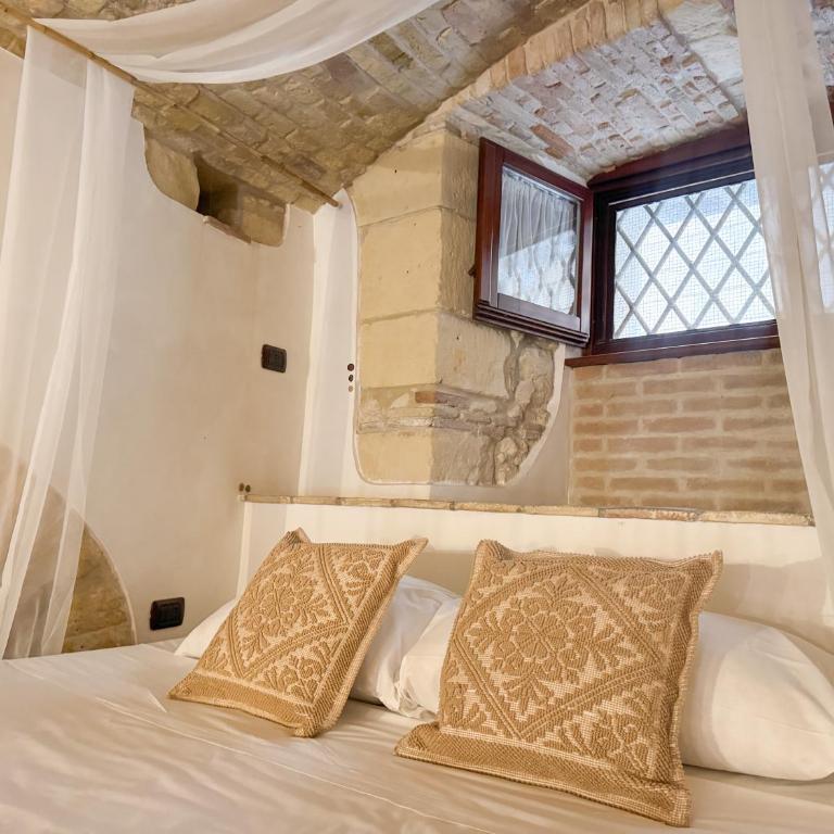 Kalma Arched Loft - Unique Brick Vault in City Heart - One-Bedroom Apartment - 4
