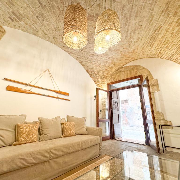Kalma Arched Loft - Unique Brick Vault in City Heart - One-Bedroom Apartment - 2