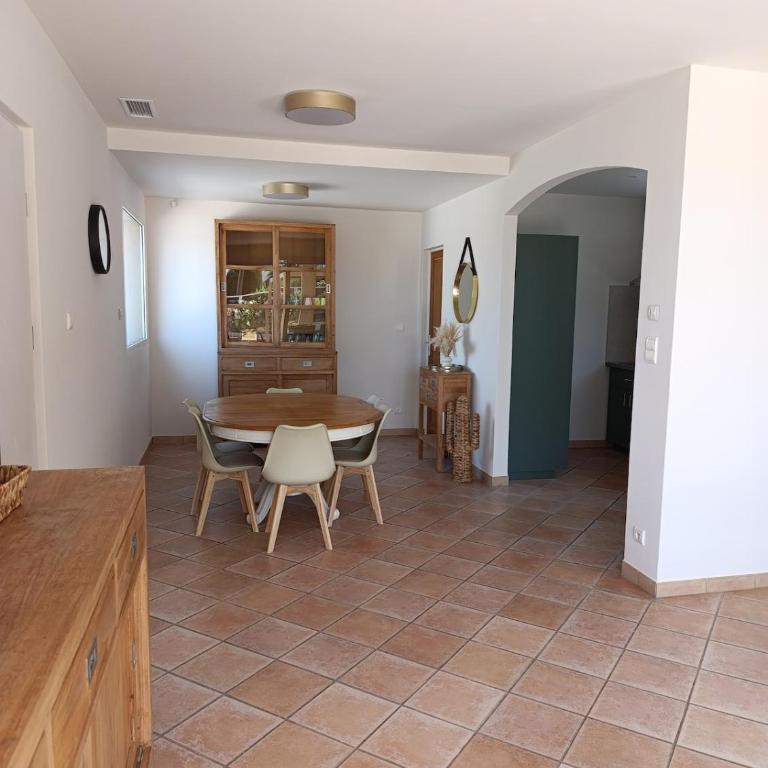 Villa Les Deux Sœurs Bord de mer et Jacuzzi - Villa - 36