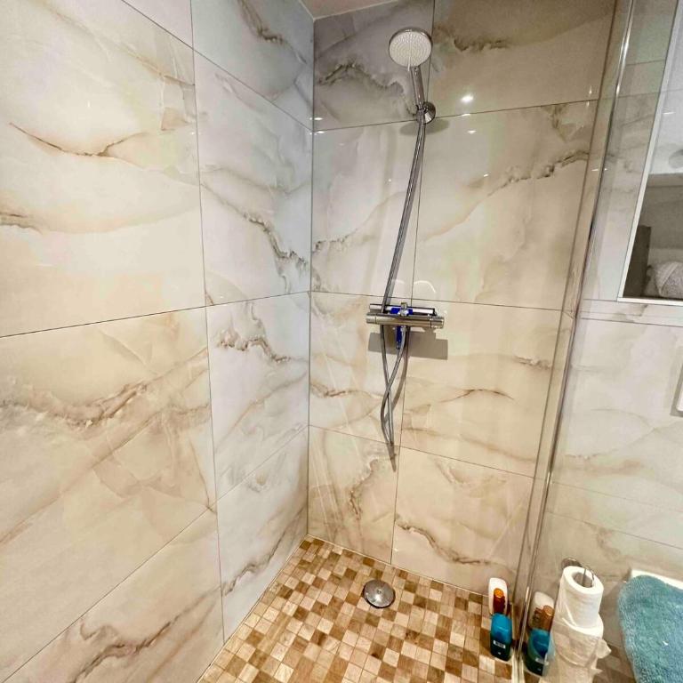 Charment 2 Pièces tout équipé Proche Centre Ville - Appartement 2 Chambres - 25