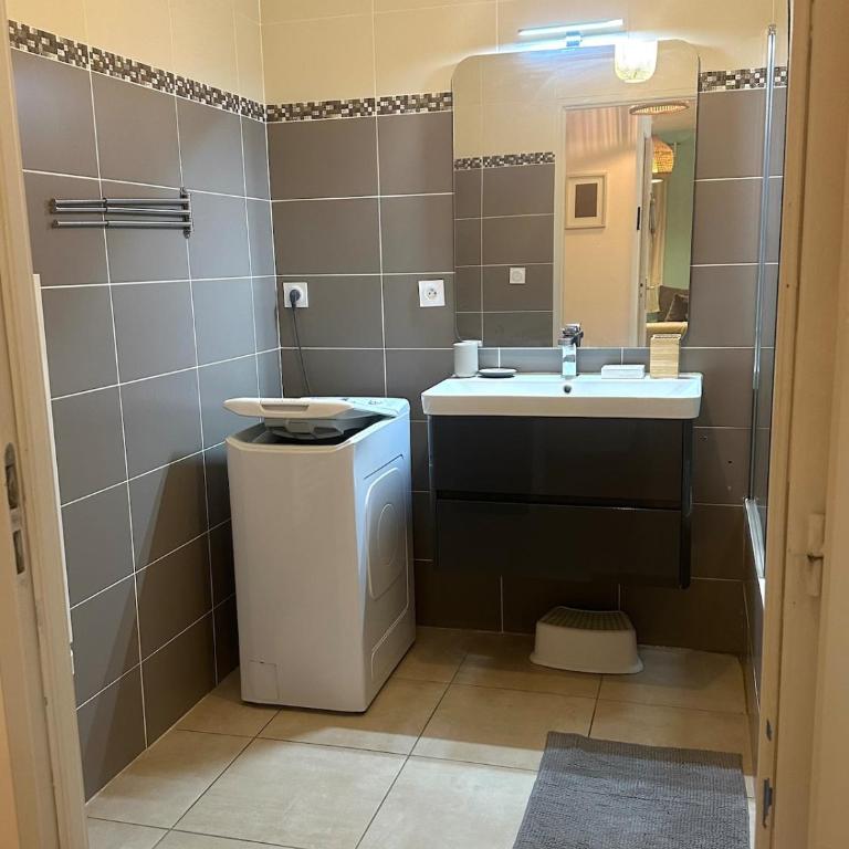 Nice and cosy appartement with air in Annecy - Three-Bedroom Apartment - 4