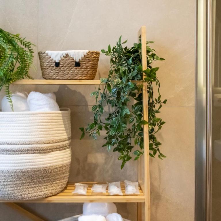 ELIOS LIVING - Parcheggio Privato, Vicino al centro, 200m dal Mare - Appartamento Superior con 1 Camera da Letto e Balcone - 38