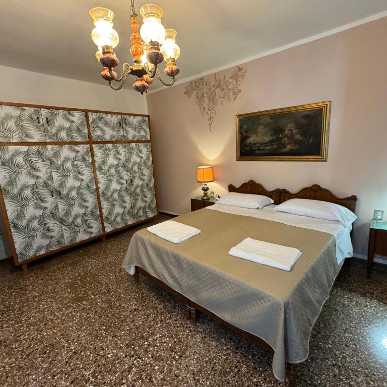 Ritz Venice Guest House Lionsclass - Camera Familiare con Doccia - 31