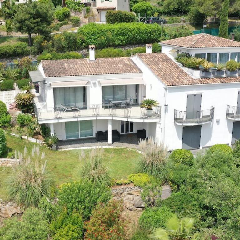 Exceptional Villa with Sea View, Pool & Privacy - Villa - 2