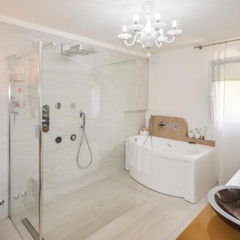 Exceptional Villa with Sea View, Pool & Privacy - Villa - 8