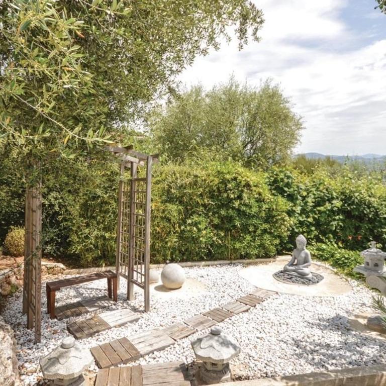 Exceptional Villa with Sea View, Pool & Privacy - Villa - 23