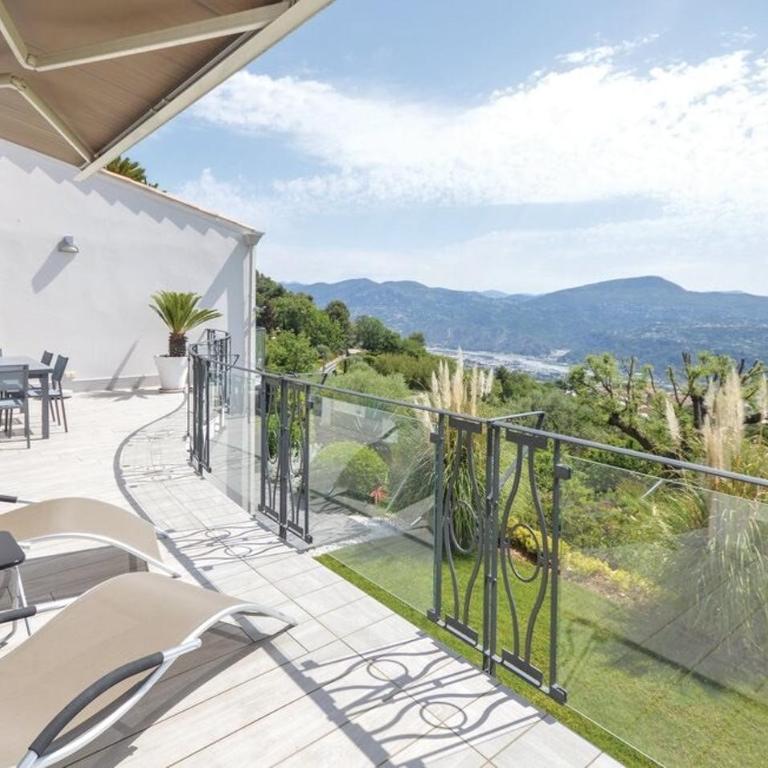 Exceptional Villa with Sea View, Pool & Privacy - Villa - 32