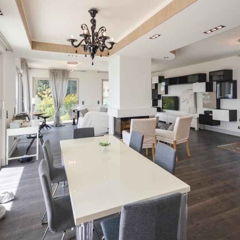 Exceptional Villa with Sea View, Pool & Privacy - Villa - 41