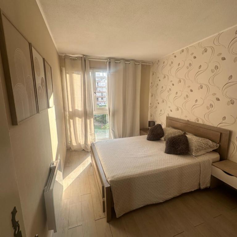 Apartment near Beach-Airport Open 24h - Two-Bedroom Apartment - 6