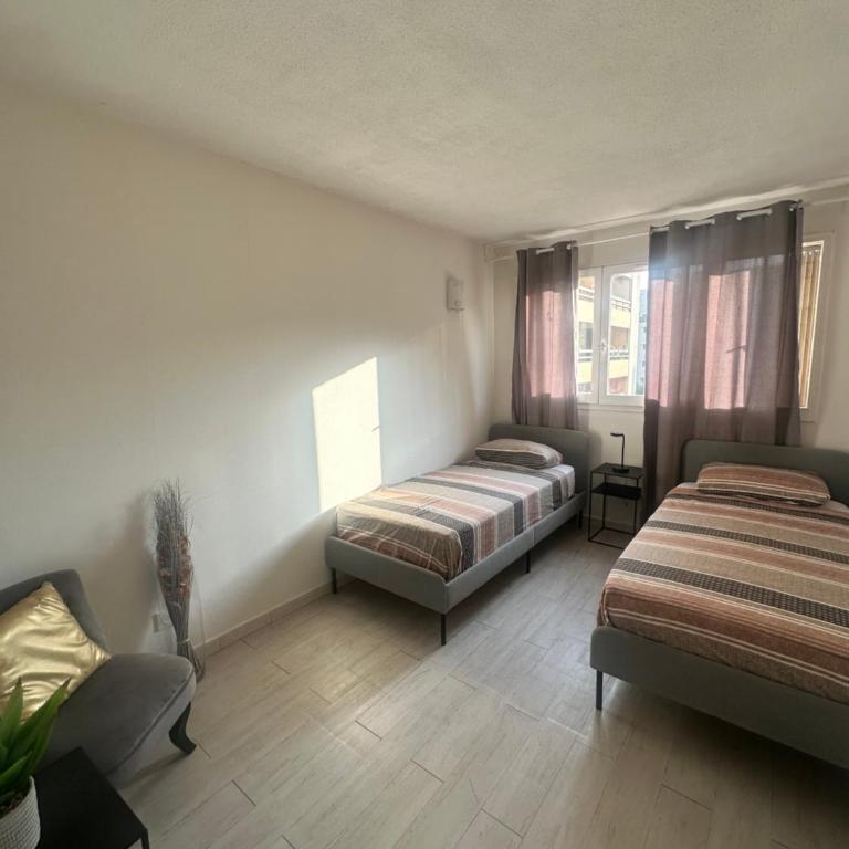 Apartment near Beach-Airport Open 24h - Two-Bedroom Apartment - 7