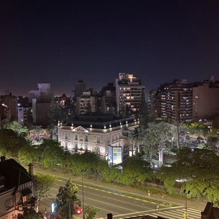 Departamento Amoblado - Three-Bedroom Apartment - 1