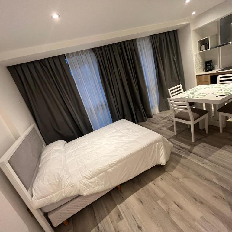 Brooklyn 409 - One-Bedroom Apartment - 6