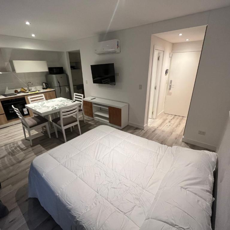 Brooklyn 409 - One-Bedroom Apartment - 7