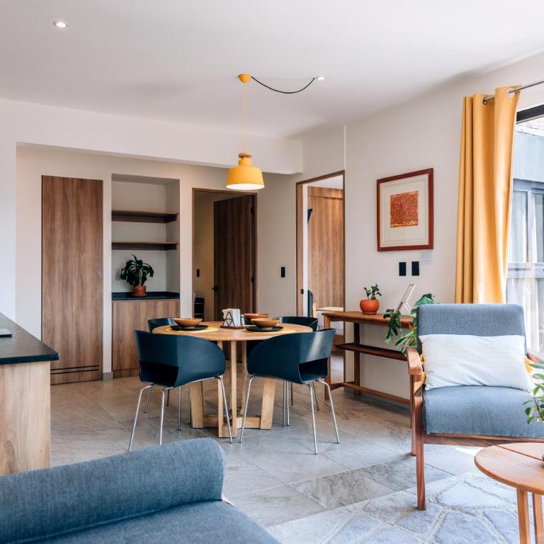 Tanat Art Apartments - Deluxe One-Bedroom Apartment with City View - 7