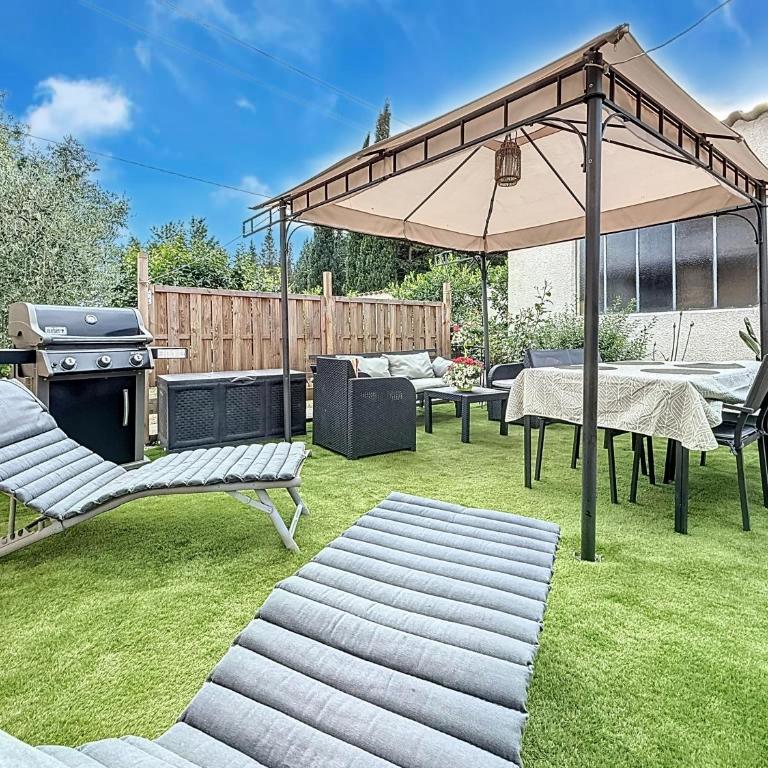 Maison avec jardin privatif à 3KM des plages - Two-Bedroom House - 2