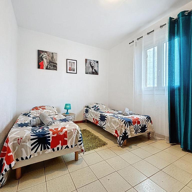 Maison avec jardin privatif à 3KM des plages - Two-Bedroom House - 11