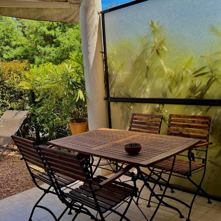 Charmant studio - AC - Piscine - Terrasse - Parking - Appartamento con 1 Camera da Letto - 6