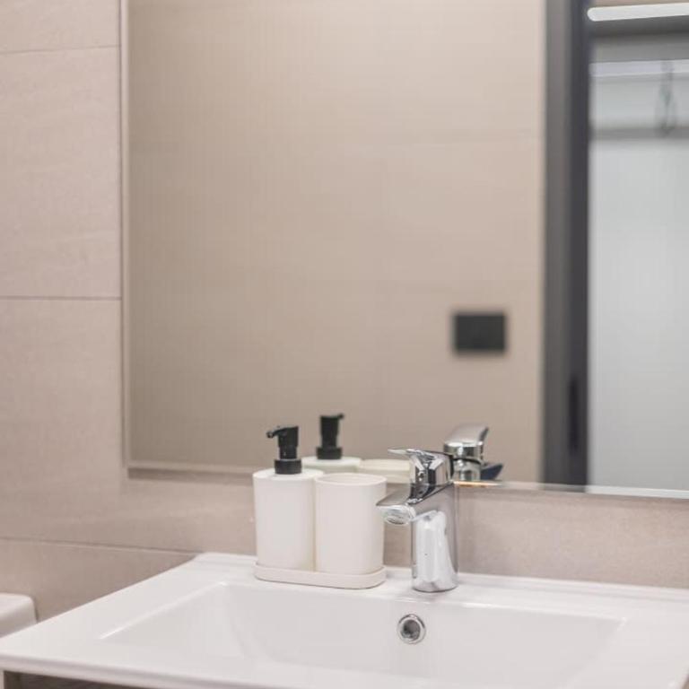 Modern 1BR steps from Escuela Militar - Apartment - 29
