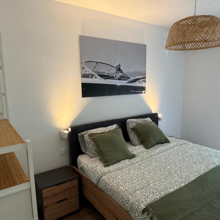 French Riviera Escape - Théoule Hyper Centre - 2 Terrasses - Parking - Appartement 2 Chambres avec Balcon et Terrasse - 13