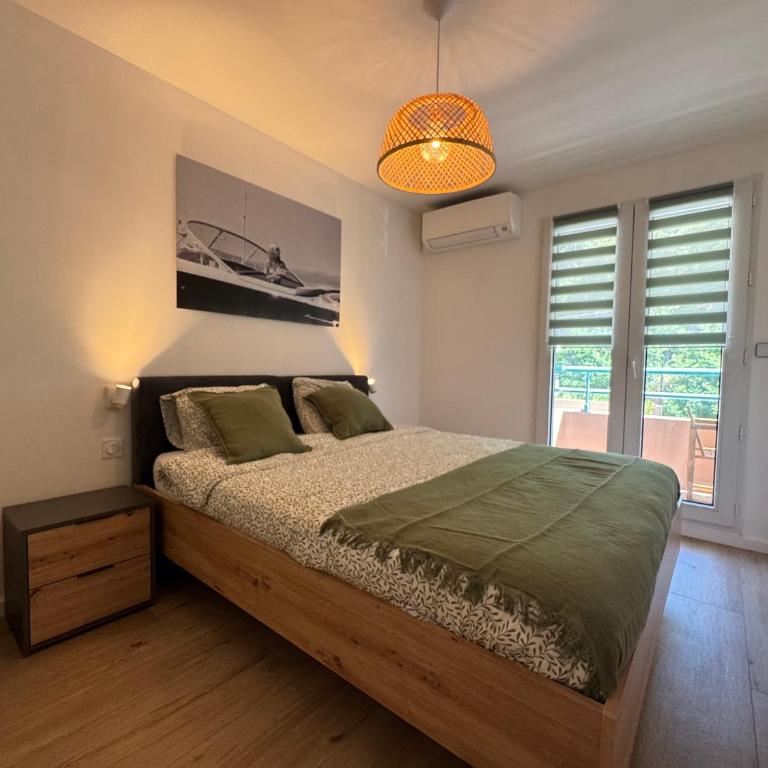French Riviera Escape - Théoule Hyper Centre - 2 Terrasses - Parking - Appartement 2 Chambres avec Balcon et Terrasse - 14