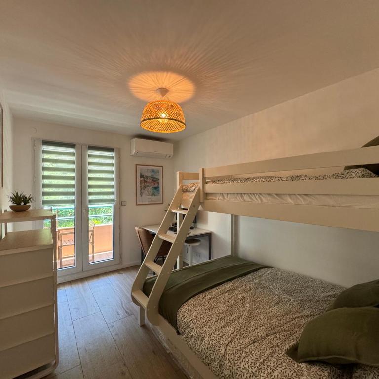 French Riviera Escape - Théoule Hyper Centre - 2 Terrasses - Parking - Appartement 2 Chambres avec Balcon et Terrasse - 8