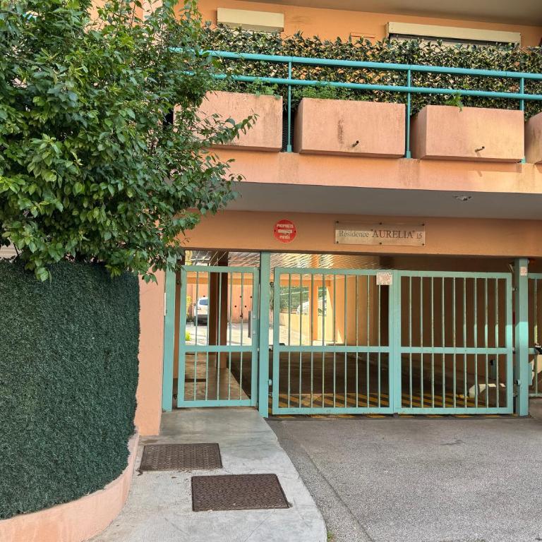 French Riviera Escape - Théoule Hyper Centre - 2 Terrasses - Parking - Appartement 2 Chambres avec Balcon et Terrasse - 24