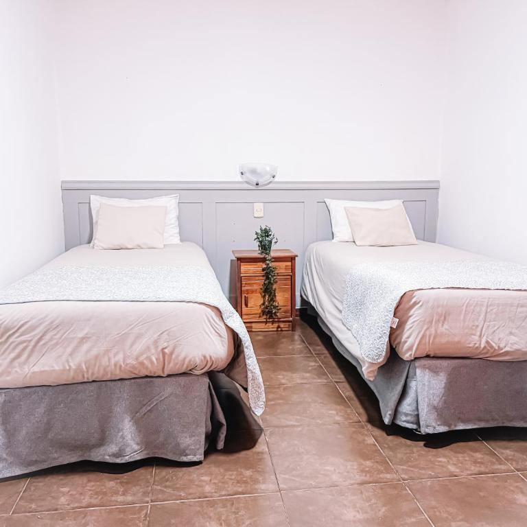 Hostal del Rio Talca - Double Room with Private Bathroom - 1