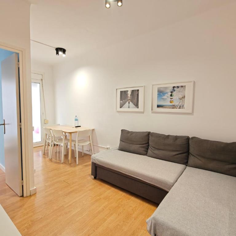 Cozy apartment in Gracia - Apartment with Balcony - 10
