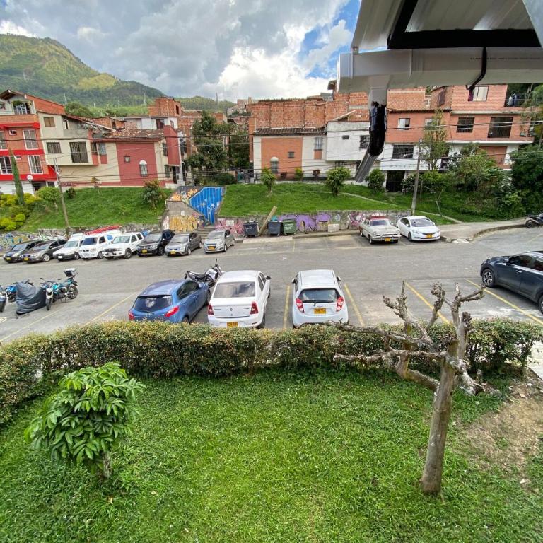 Acogedor apartamento cerca al tranvía 301 - Two-Bedroom Apartment - 46