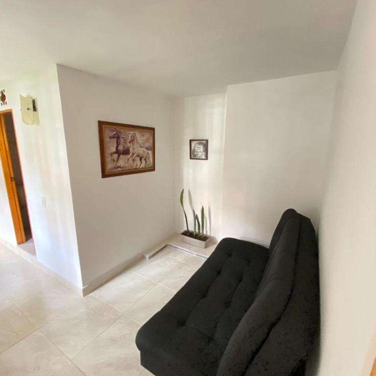 Acogedor apartamento cerca al tranvía 201 - Two-Bedroom Apartment - 53