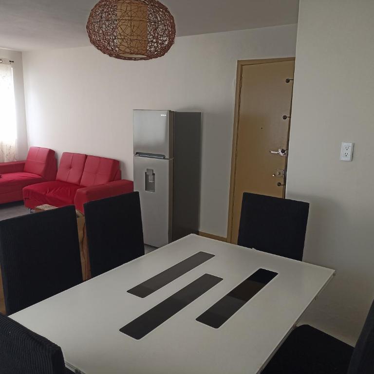 Amplio, cómodo y tranquilo a 10 min del aeropuerto, basilica y centro - One-Bedroom Apartment - 6