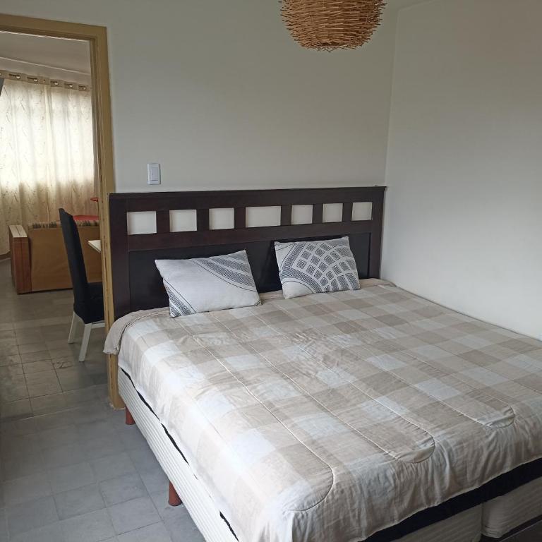 Amplio, cómodo y tranquilo a 10 min del aeropuerto, basilica y centro - One-Bedroom Apartment - 8