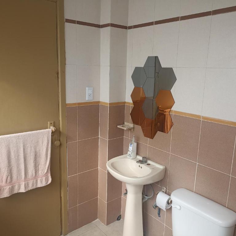 Amplio, cómodo y tranquilo a 10 min del aeropuerto, basilica y centro - One-Bedroom Apartment - 11