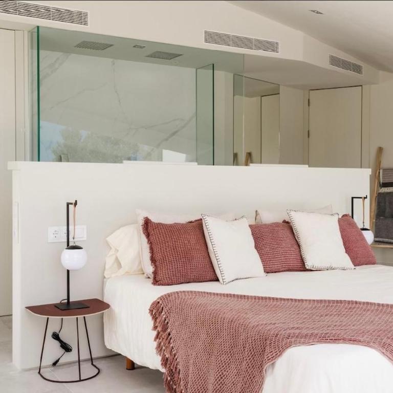 Villa with private beach - Villa - 28