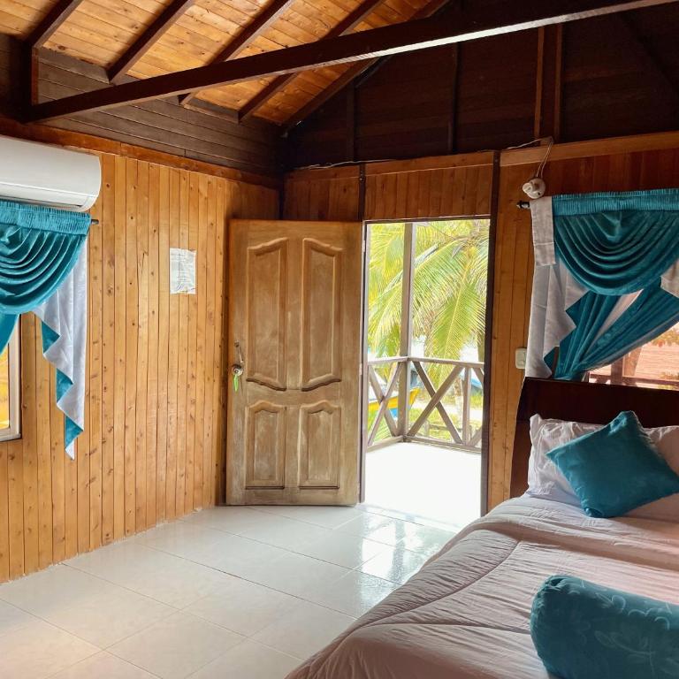 Belcys House Sapzurro - King Suite with Sea View - 5
