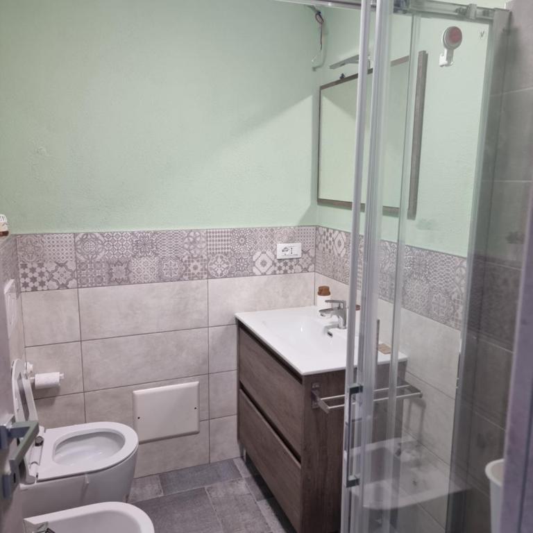 Route 76 VDA - Camera Tripla con Bagno - 8