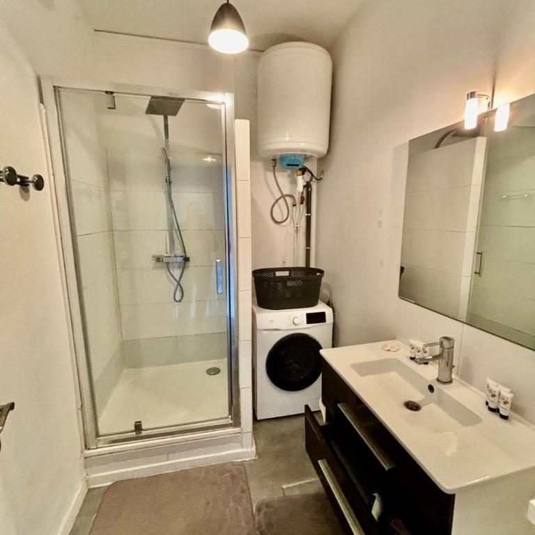 Beautiful Renovated Apartment, Internet, Tram - Appartamento con 1 Camera da Letto - 11