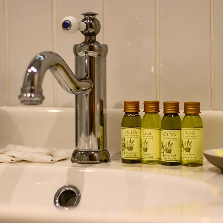 Newly Renovated Gem, Old Antibes - Appartement 2 Chambres - 12